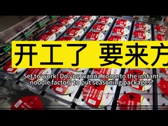 El taller de embalaje de los fideos instantáneos de Yang Zhang Gui