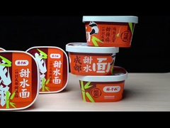 Noodles de ramen instantáneos fritos y mezclados