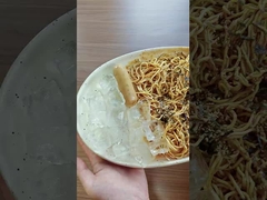 ¿Qué tal cocinar los fideos de pollo caliente con hielo?