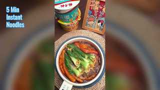 Comida china rápida con fideos de camote de 5 minutos