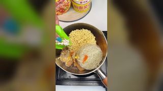 Comida rápida de fideos picantes en taza de estofado de Chongqing