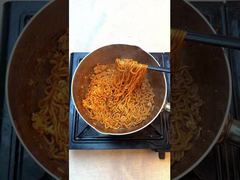 Fideos coreanos picantes Ramen instantáneo con sabor a pollo caliente