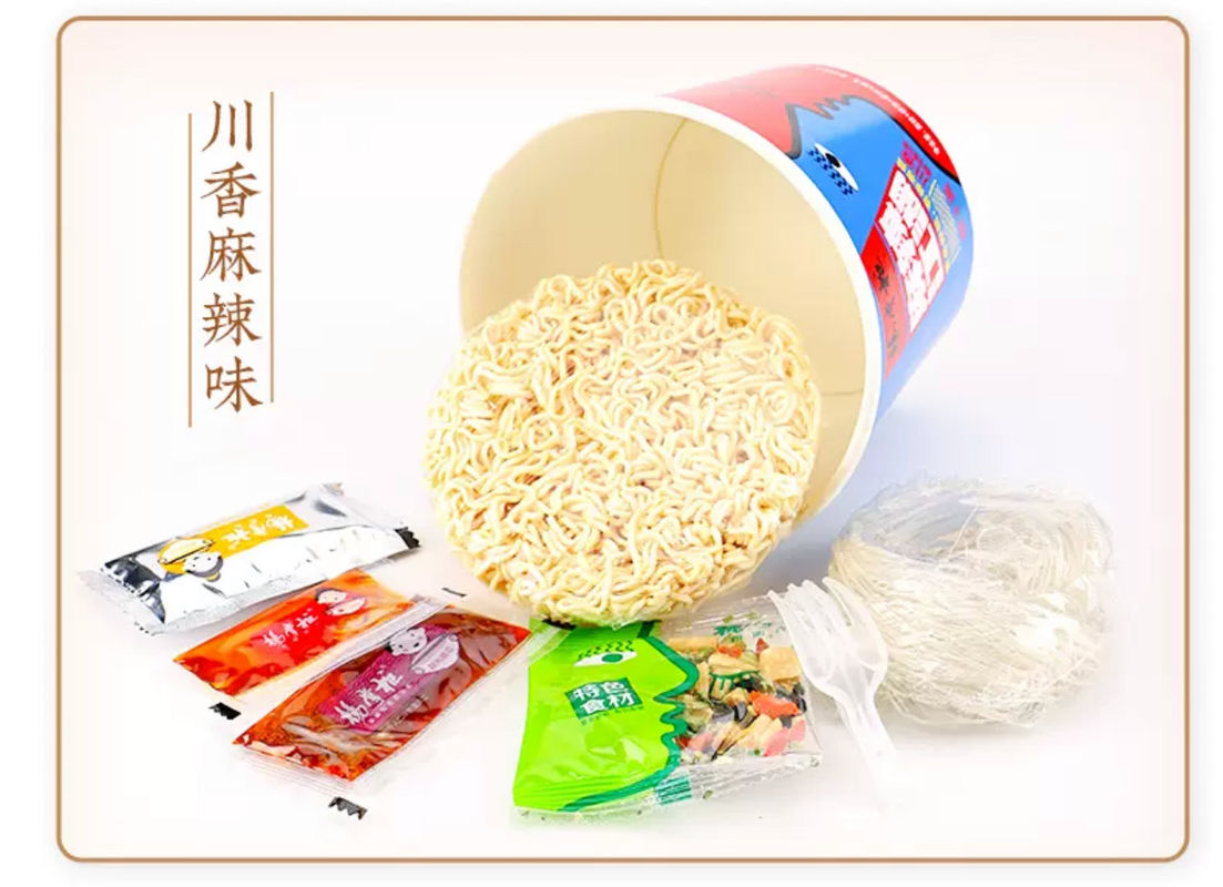 Ramen con sabor picante, fideos instantáneos para días ocupados, rápida y fácil cocción en sólo 3 minutos.