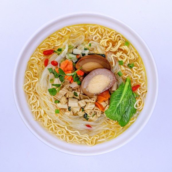 sabor rico de jugo picante fideos instantáneos sabor chino vermicelli y fideos huevo