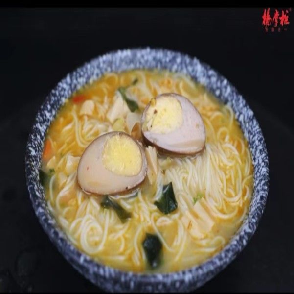 Fideos Instantáneos Sabor Picante de Res Convenientes y Certificados para una Comida Rápida Fideos Mala de China