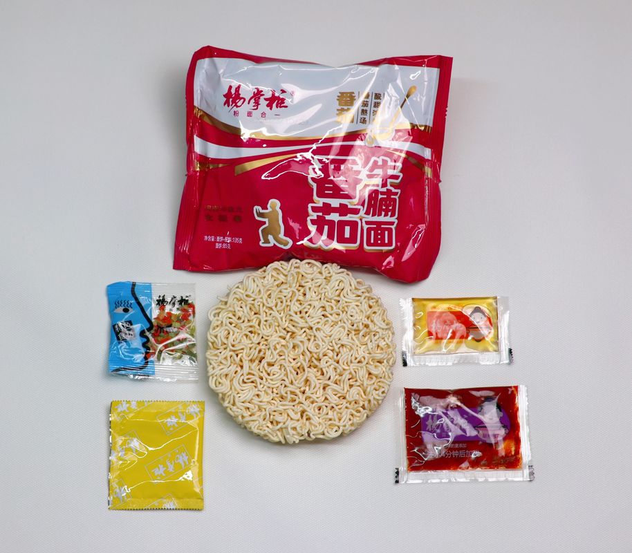 Noodles Instantáneos 129g*24 Ingredientes de salsa Método de cocción con agua hirviendo para transacciones rápidas B2B