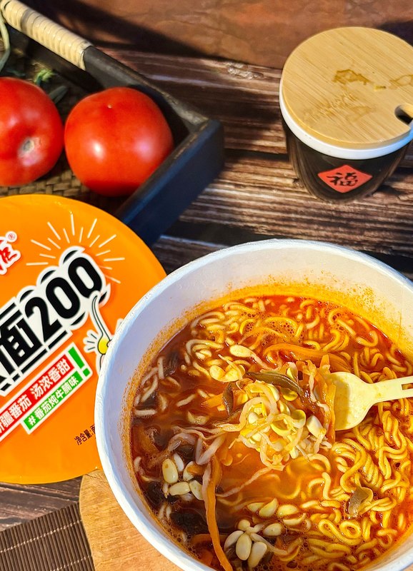 Fideos instantáneos de grado no picante con ingredientes tradicionales, 12 meses de vida útil