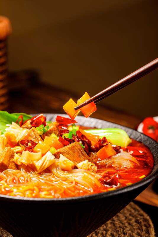 Ingredientes de la salsa Peso neto Descripción Proporcionando 12 meses de vida útil Cumpliendo con los estándares y regulaciones de la industria